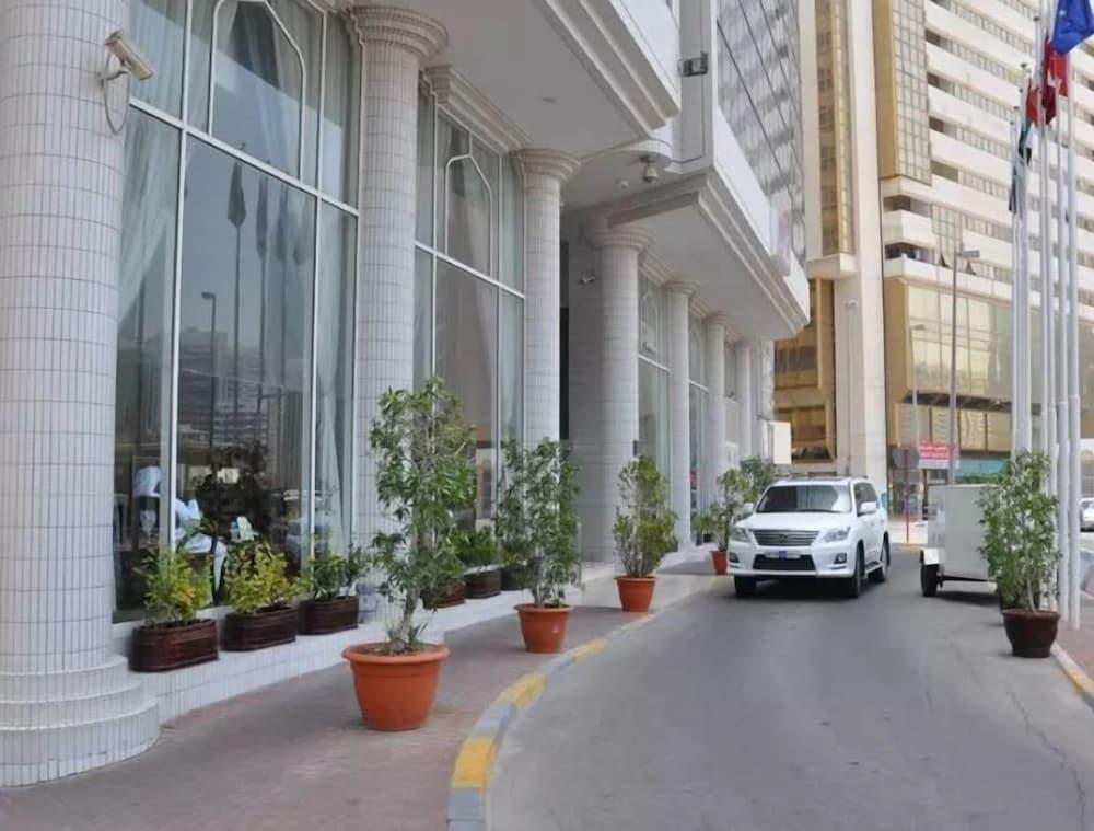 Grand Continental Hotel